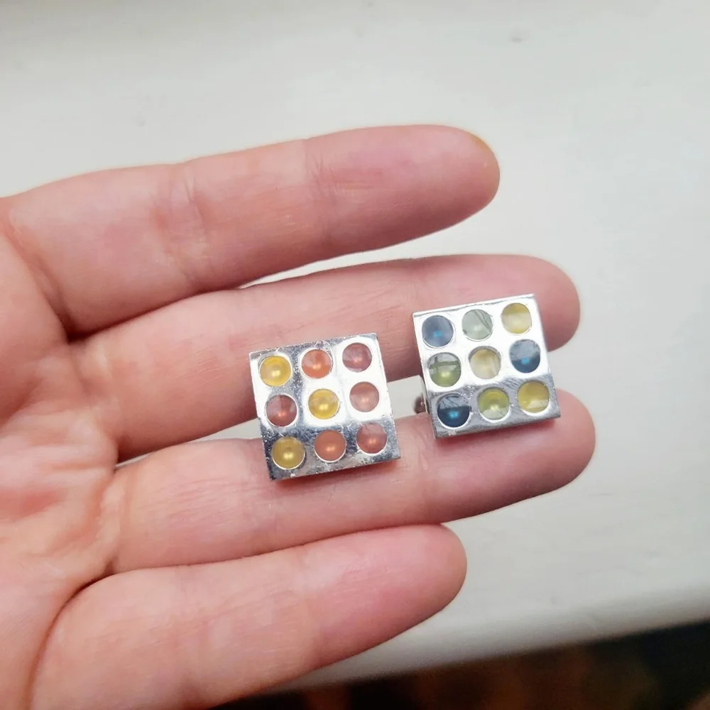 Vintage Pair of Classic Silver Polka Dot Cuff Links